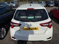 Used Toyota Yaris 107 HP (78 kW) 2019 White Hatchback