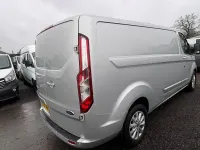 Usado Ford Transit Custom Limited 130 HP (95 kW) 2020 Prateado