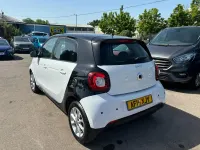 Used Smart ForFour Passion 71 HP (52 kW) 2015 White Hatchback