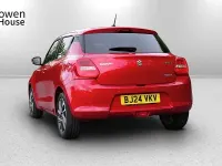 Begagnad Suzuki Swift SZ5 83 HK (61 kW) 2024 Röd Halvkombi