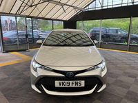 Begagnad Toyota Corolla 122 HK (89 kW) 2019 Silver Halvkombi