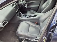 Used Jaguar XE Portfolio 180 HP (132 kW) 2017 Blue Sedan