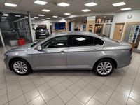 Usado VW Passat Business 150 HP (110 kW) 2018 Prateado Sedan