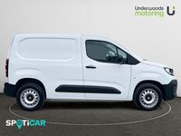 New Vauxhall Combo 101 HP (74 kW) 2025 White MPV