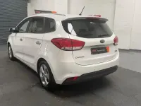 Usado Kia Carens 114 HP (83 kW) 2015 Branco Monovolume