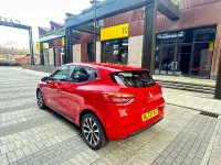 Used Renault Clio Iconic 90 HP (66 kW) 2022 Red Hatchback