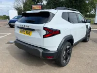 Used Dacia Duster Extreme 143 HP (105 kW) 2025 White SUV