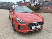 Used Hyundai i30 SE 2018 Red Estate