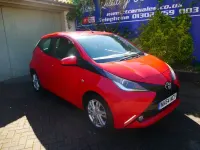 Begagnad Toyota Aygo x-press 2014 Röd Halvkombi