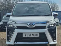 Usado Toyota Noah 2026 Blanco Monovolumen
