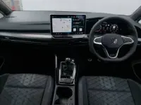 Novo VW Golf VIII R-line 150 HP (110 kW) 2026 Prateado Citadino