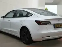 Used Tesla Model 3 Standard Range Plus 239 kW (325 HP) 2020 White Sedan