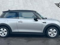 Usado Mini Cooper Classic 134 HP (98 kW) 2023 Prateado Citadino