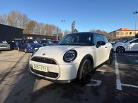 Begagnad Mini Cooper Exclusive 2025 Vit Halvkombi