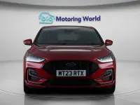Usado Ford Focus ST-Line 125 CV (91 kW) 2023 Rojo Utilitario