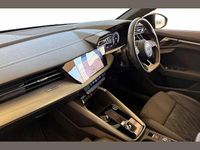 Usado Audi A3 Comfort 150 HP (110 kW) 2022 Azul Sedan