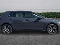 Begagnad VW Golf VII SE 2018 Grå Halvkombi