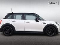 Usado Mini Cooper Classic 134 CV (98 kW) 2023 Blanco Utilitario