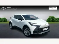 Used Toyota C-HR 140 HP (102 kW) 2024 White SUV
