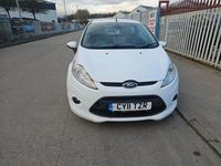 Used Ford Fiesta Zetec 2011 White Hatchback