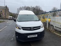 Second-hand Vauxhall Vivaro 100 CP (73 kW) 2023 Alb Monovolum