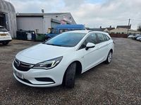 Used Vauxhall Astra Design Edition 2017 White Estate