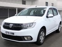 Used Dacia Sandero Comfort 75 HP (55 kW) 2019 White Hatchback