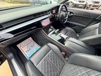 Usado Audi A8 S-Line 2018 Cinzento Sedan