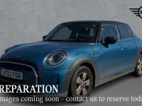 Usado Mini Cooper Classic 134 HP (98 kW) 2022 Azul Citadino