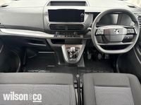 Nouă Vauxhall Vivaro 150 CP (110 kW) 2026 Alb Monovolum