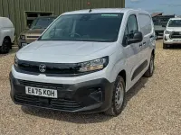 Second-hand Vauxhall Combo 102 CP (75 kW) 2025 Alb Monovolum