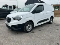 Second-hand Vauxhall Combo S 130 CP (95 kW) 2022 Alb Monovolum