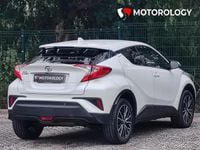 Used Toyota C-HR 115 HP (84 kW) 2017 White SUV