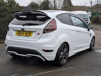 Used Ford Fiesta ST 182 HP (133 kW) 2016 White Hatchback