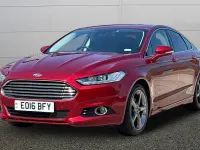 Usado Ford Mondeo Titanium 190 HP (139 kW) 2016 Vermelho Sedan