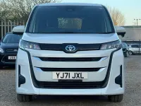 Begagnad Toyota Noah 2026 Vit Minibuss