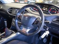 Second-hand Peugeot 308 Active 100 CP (73 kW) 2014 Albastru Hatchback