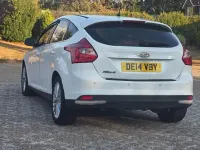 Used Ford Focus Zetec 113 HP (83 kW) 2014 White Hatchback