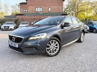 Begagnad Volvo V40 Pro 2016 Blå Halvkombi
