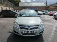 Used Vauxhall Astra 138 HP (101 kW) 2009 Green Estate