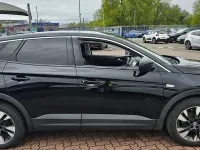Second-hand Vauxhall Grandland X SRi 130 CP (95 kW) 2019 Negru SUV