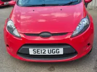 Begagnad Ford Fiesta 2012 Röd Halvkombi