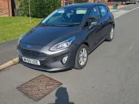 Usado Ford Fiesta Zetec 100 HP (73 kW) 2019 Cinzento Citadino