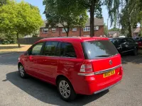 Used Vauxhall Zafira Design Edition 115 HP (84 kW) 2012 Red MPV