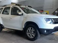 Used Dacia Duster Lauréate 110 HP (80 kW) 2018 White SUV