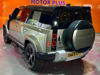 Usado Land Rover Defender First Edition 240 HP (176 kW) 2020 Verde SUV