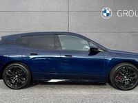 Usado BMW iX M Sport 400 kW (544 HP) 2025 Azul SUV