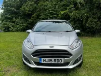 Used Ford Fiesta Titanium 100 HP (73 kW) 2015 Silver Hatchback