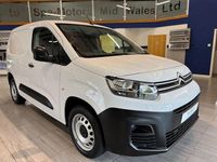 Używany Citroën Berlingo 100 KM (73 kW) 2023 Biały Minivan