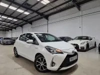 Used Toyota Yaris 100 HP (73 kW) 2017 White Hatchback